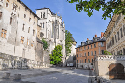 Buildings in city