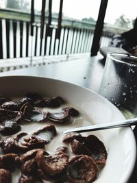 Close-up of bread in bowl on table