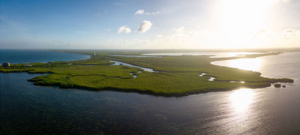 Sunset above nichupté lagoon in cancún, quintana roo méxico