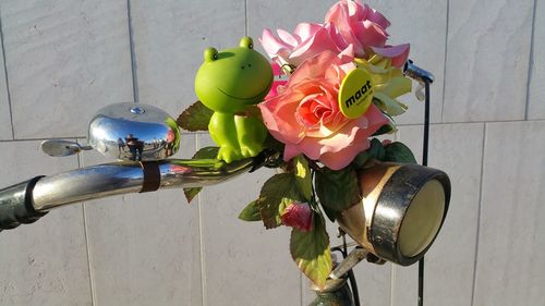Close-up of rose bouquet on table