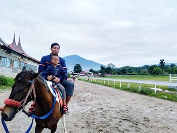 Waktu libutan ke sumbar, lokasi di pacuan kuda bukit bacang, bukittinggi sumatera barat