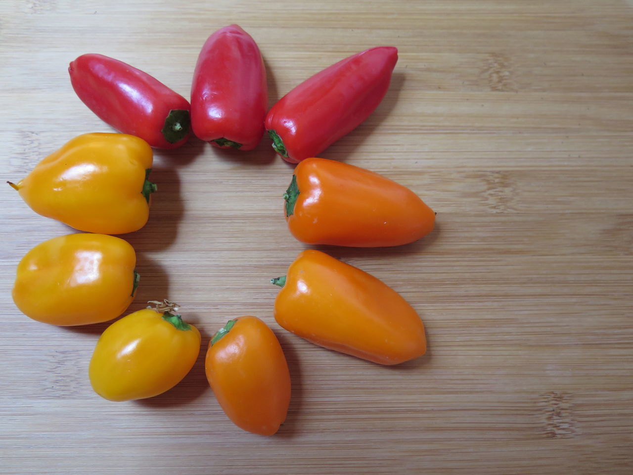 CLOSE-UP OF VEGETABLES ON TABLE