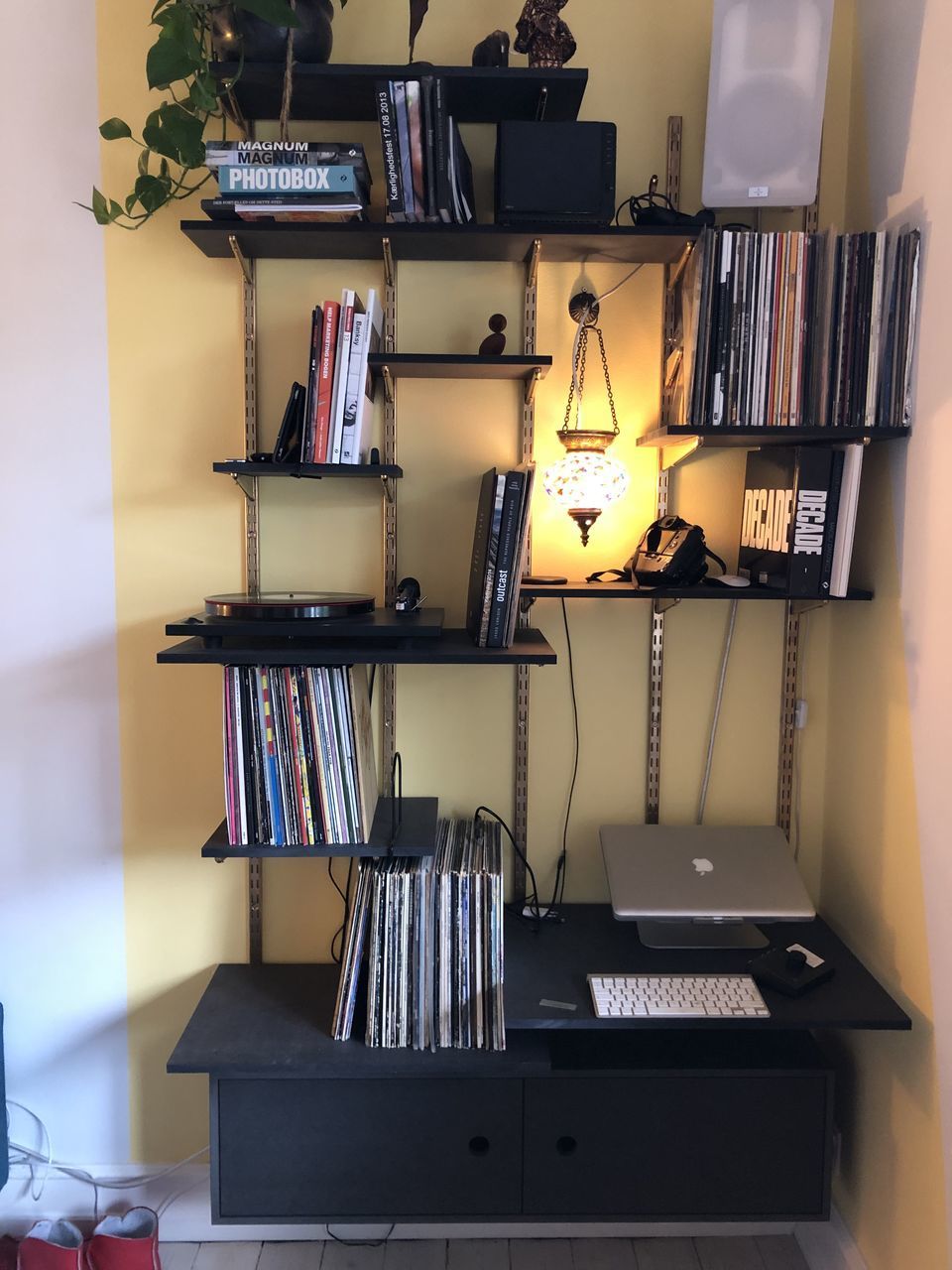 BOOKS ON TABLE IN ROOM