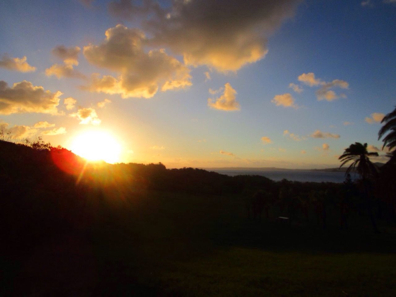 sunset, sun, sky, nature, beauty in nature, tranquil scene, sunbeam, scenics, outdoors, no people, tree, day