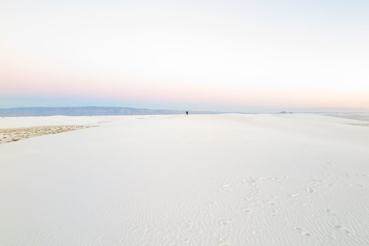 White sand national monument