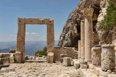 Old ruin building against sky