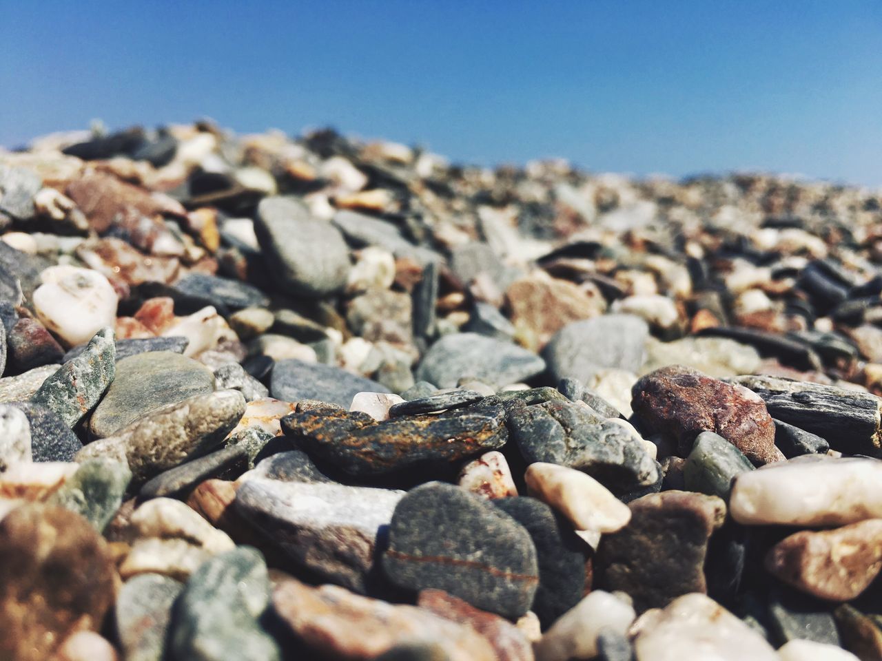 VIEW OF ROCKS ON BEACH