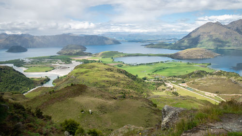 View on lake wanaka from diamond lake trail, shot made in new zealand during sunny day