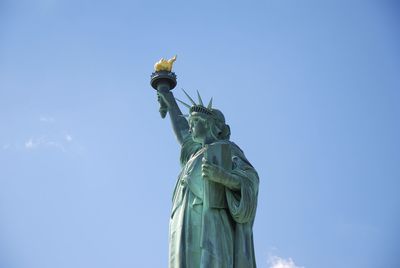 Statue of liberty against sky