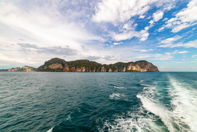 Scenic view of sea against sky