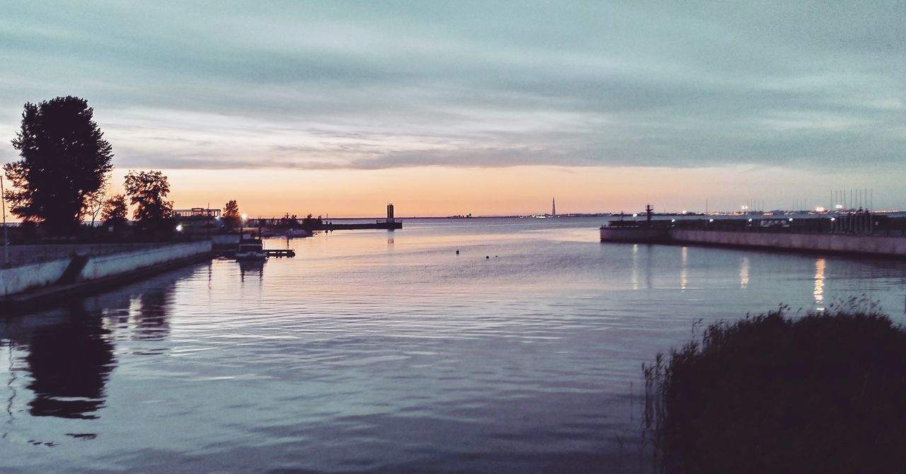 SCENIC VIEW OF RIVER AGAINST SKY