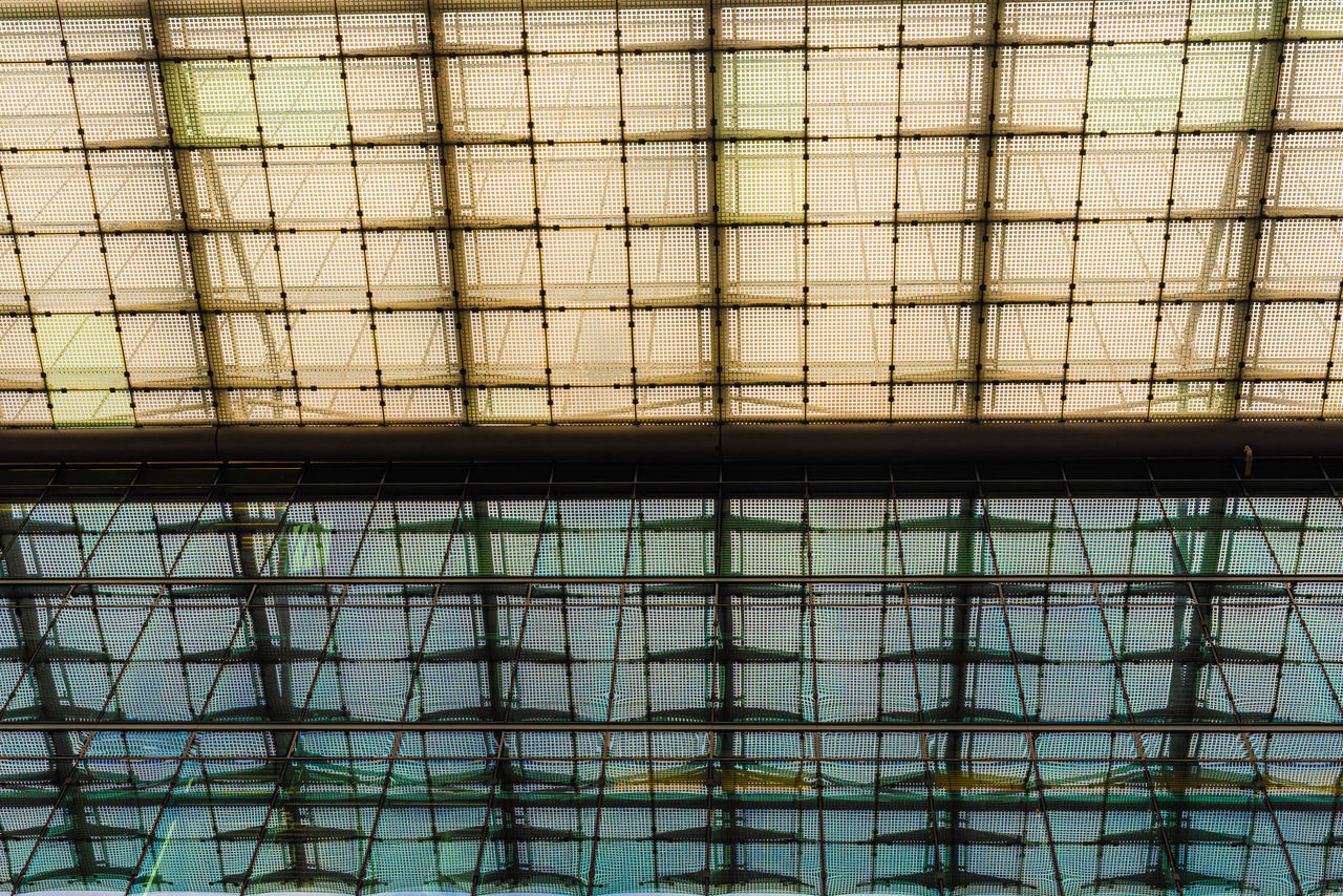 LOW ANGLE VIEW OF WINDOW IN SWIMMING POOL