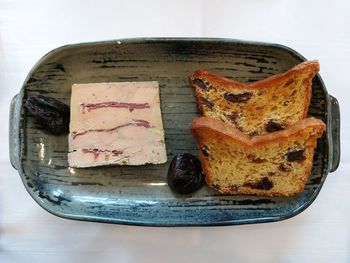 Close-up of dessert in plate on table