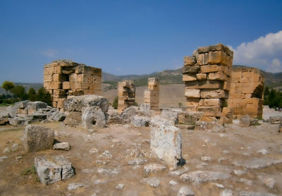 Old ruin building against sky