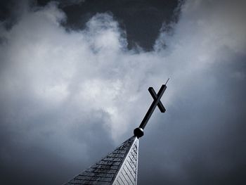 Low angle view of cloudy sky
