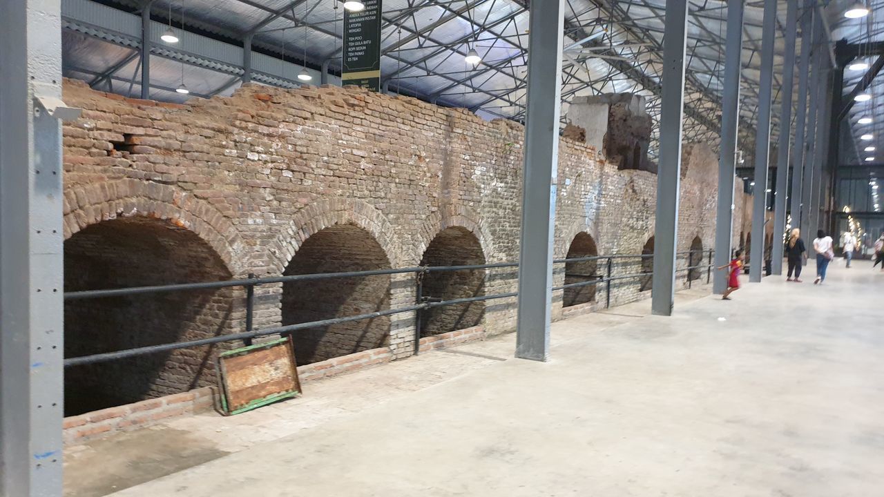 PANORAMIC SHOT OF OLD BUILDING WALL