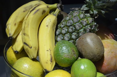 Close-up of lemons