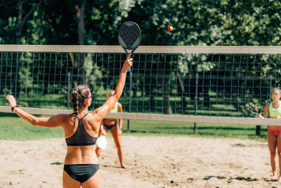 Beach tennis