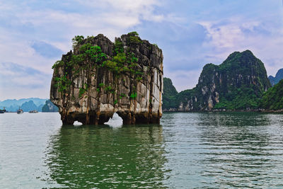 Panoramic view of rocky islet in vinh ha long bay