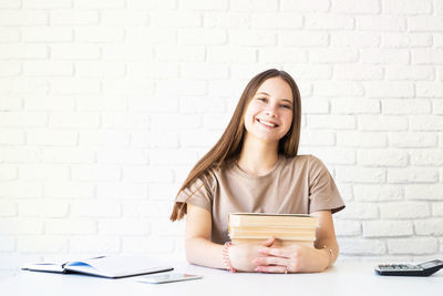 Portrait of a smiling young woman