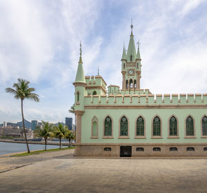 View of historic building against cloudy sky