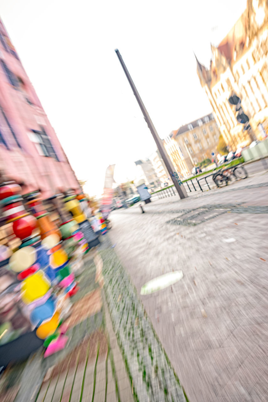 BLURRED MOTION OF BUILDINGS ON STREET