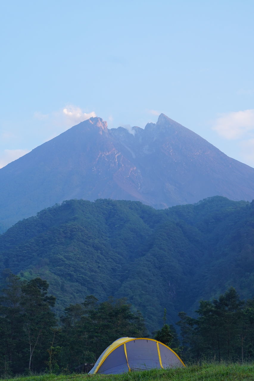 SCENIC VIEW OF MOUNTAIN AGAINST SKY