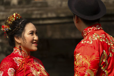 Vietnamese marriage in traditional clotes