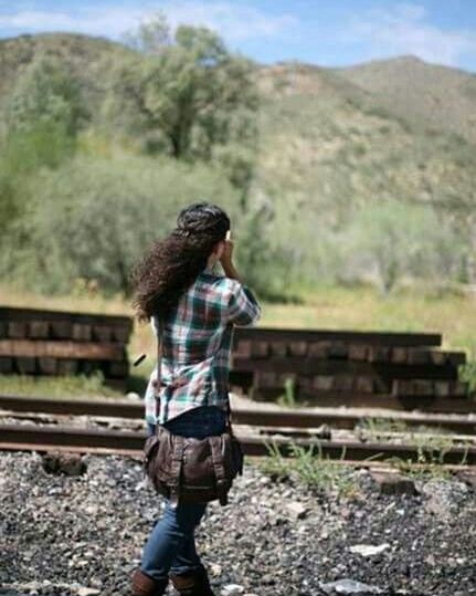 mountain, lifestyles, casual clothing, standing, leisure activity, rear view, full length, focus on foreground, three quarter length, sitting, landscape, young adult, tranquility, nature, tree, side view, relaxation, waist up