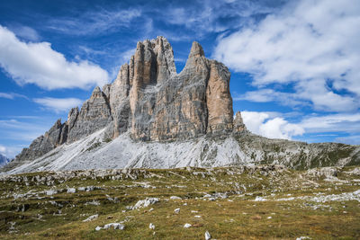 Tre cime di laveredo, three spectacular mountain peaks in sesto dolomites, south tyrol, italy