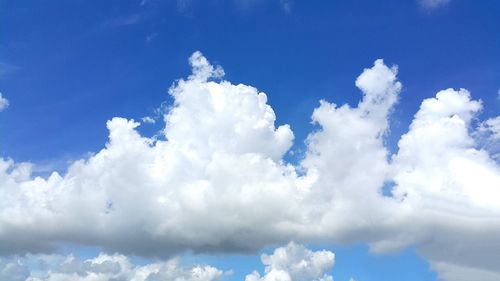 Low angle view of cloudy sky