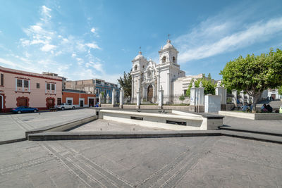 View of historic building against cloudy sky