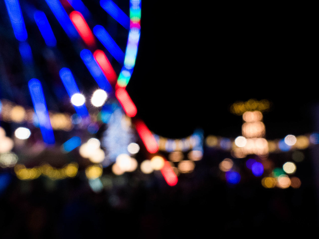 DEFOCUSED LIGHTS AT NIGHT