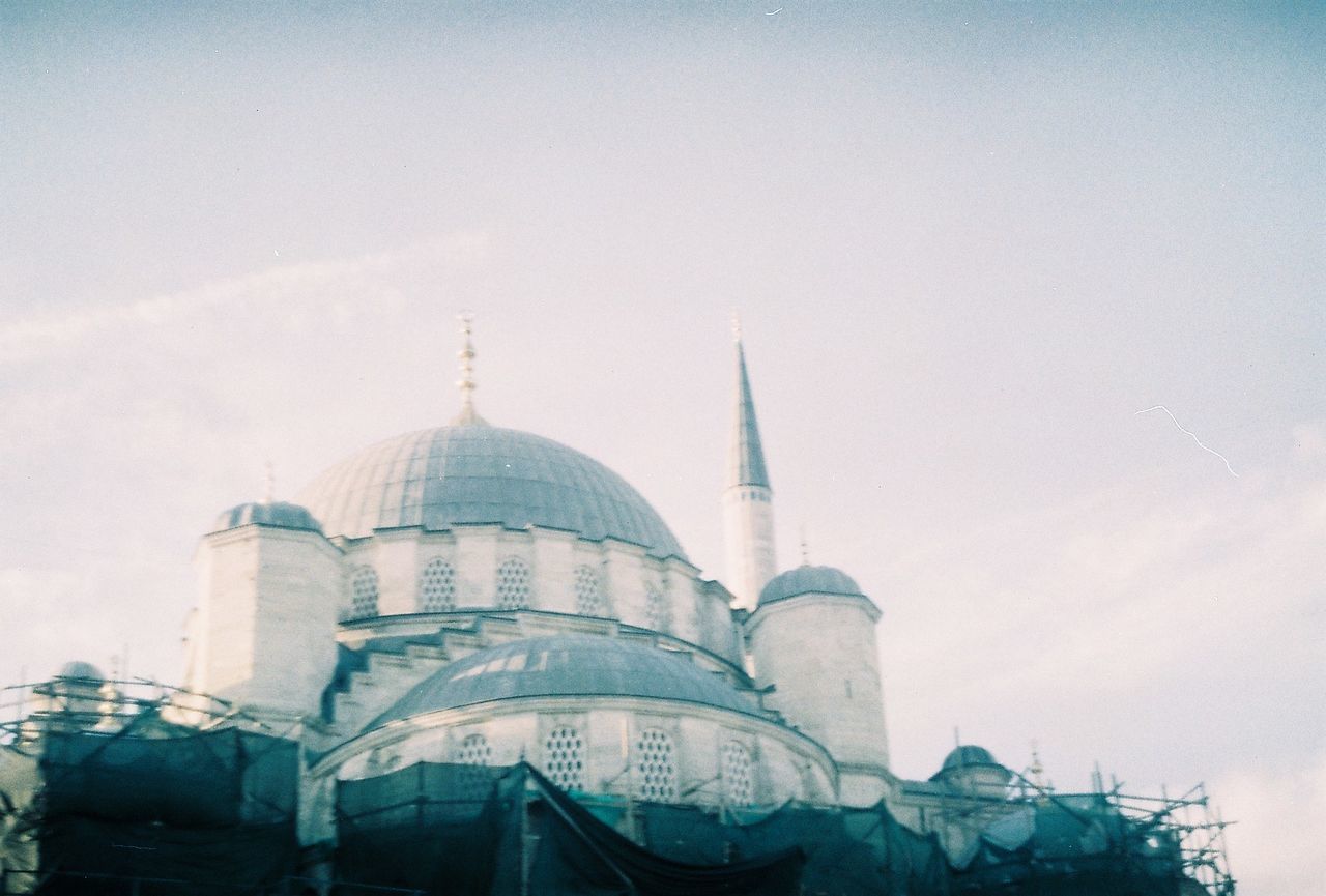 LOW ANGLE VIEW OF CATHEDRAL AGAINST SKY