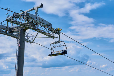 Mechanism of open cable cars lift, karpacz, poland