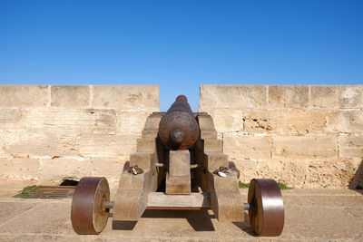 Statue of fort against clear sky