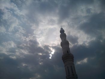 Low angle view of cloudy sky