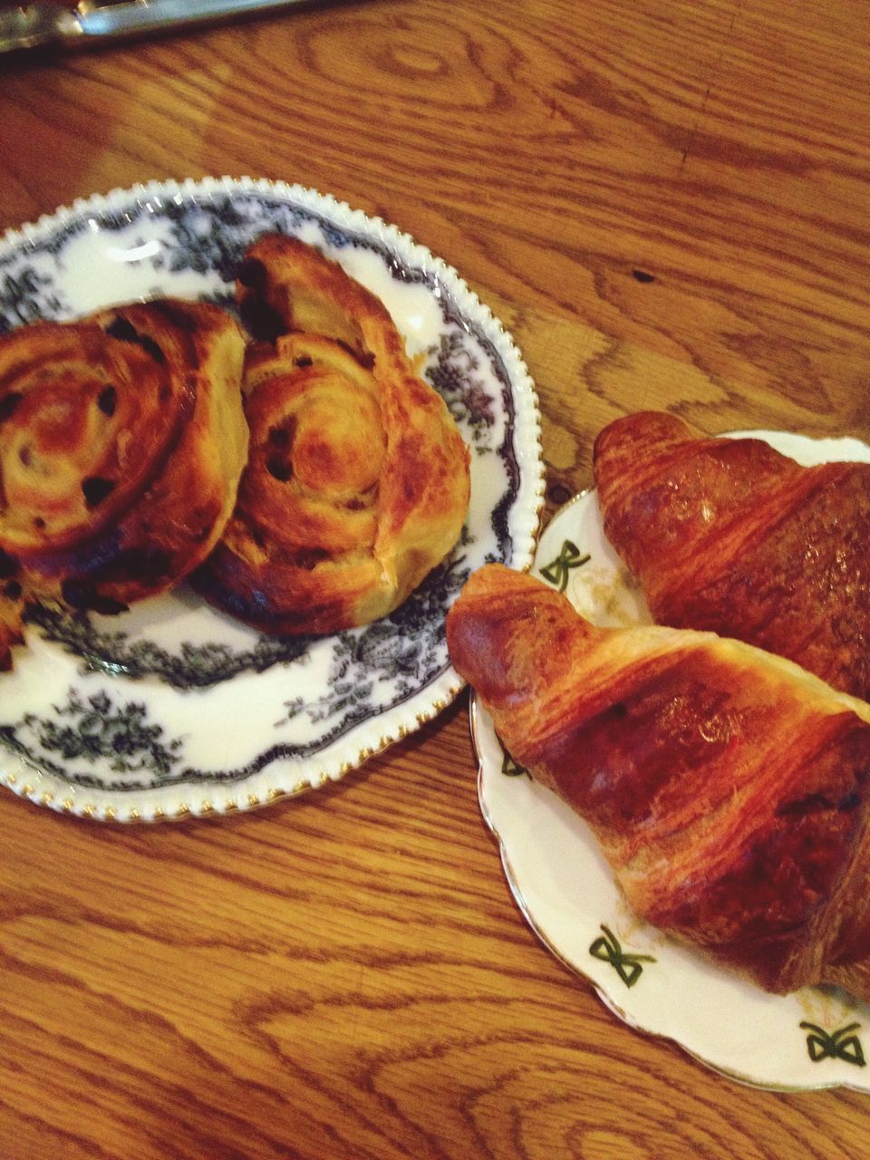 food and drink, food, freshness, indoors, ready-to-eat, still life, table, indulgence, unhealthy eating, plate, close-up, sweet food, high angle view, serving size, baked, bread, dessert, meal, temptation