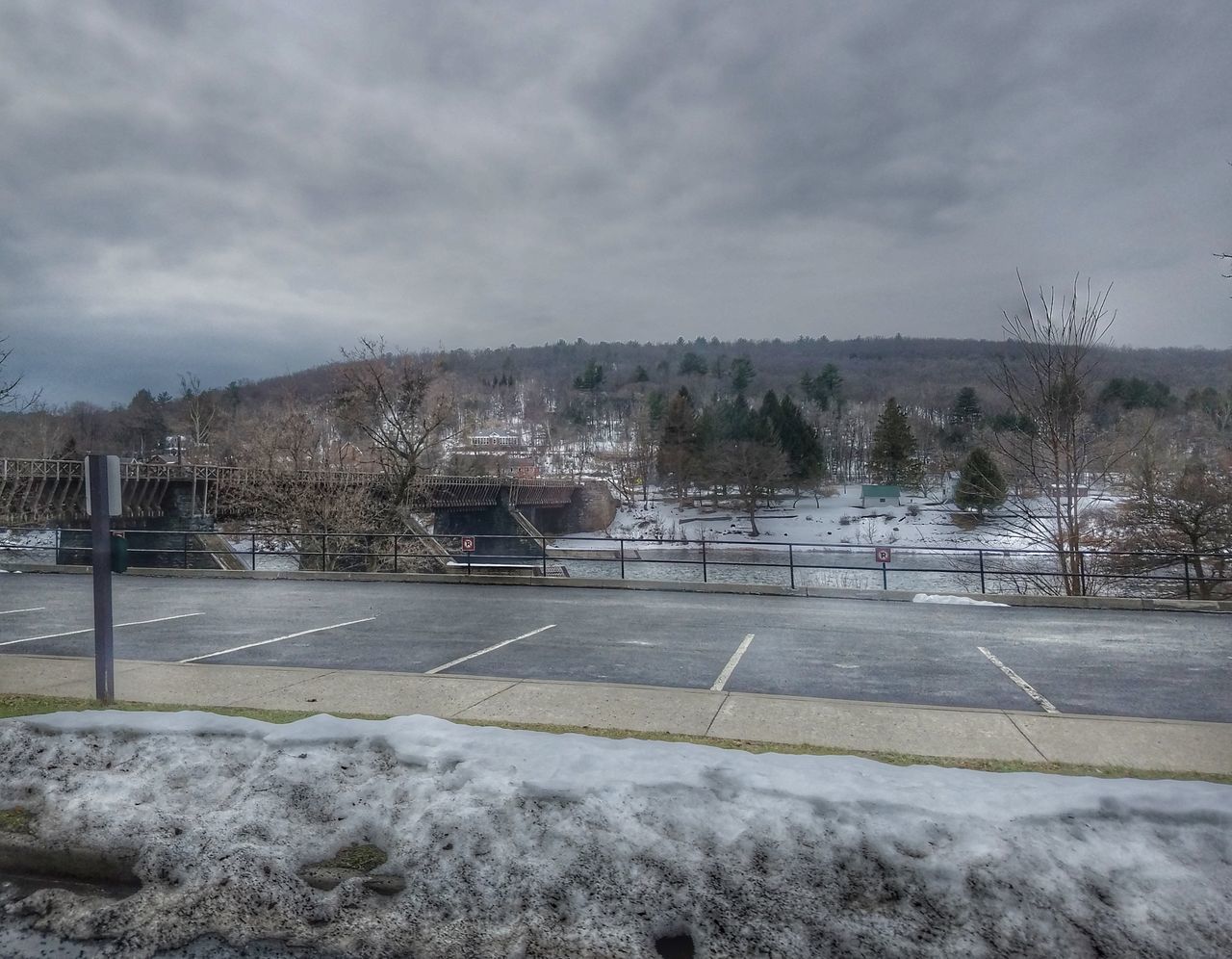 SCENIC VIEW OF SNOW COVERED LANDSCAPE