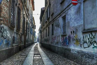 Narrow alley in city