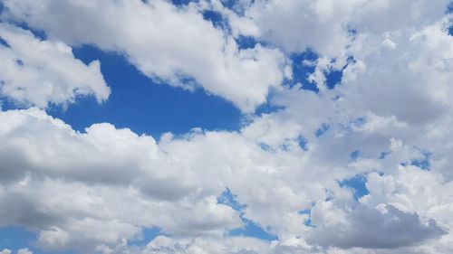 Low angle view of cloudy sky