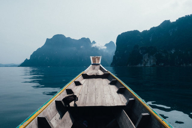 Boat on a lake | ID: 91443923