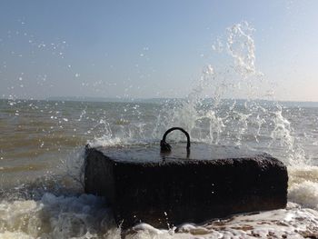 Waves splashing in sea