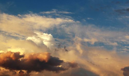 Low angle view of cloudy sky