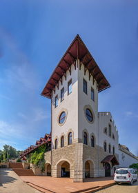 Modern winery chateau purcari in purcari village, moldova, on a sunny autumn day