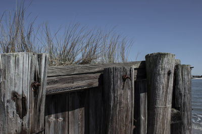 Wooden post on wooden post