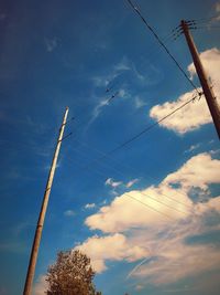 Low angle view of vapor trail in sky
