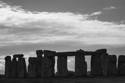 Stonehenge monochrome