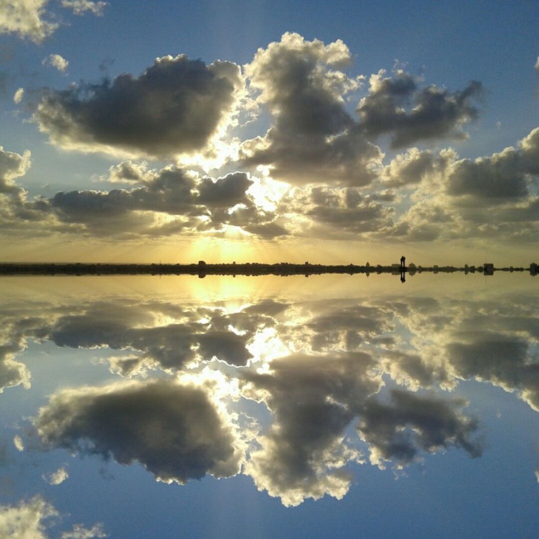 water, sky, sunset, cloud - sky, reflection, tranquility, tranquil scene, scenics, beauty in nature, silhouette, nature, sea, connection, cloud, idyllic, waterfront, cloudy, sun, sunlight, outdoors