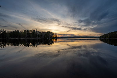 Sunrise by the lake